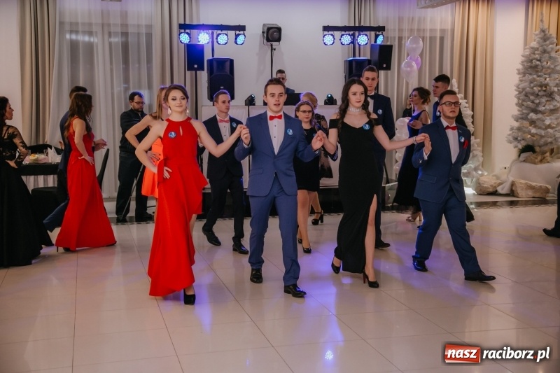 Zdjęcie w galerii na portalu naszraciborz.pl: Gastronomik na balu maturalnym w Rogowie  wiadomości z regionu