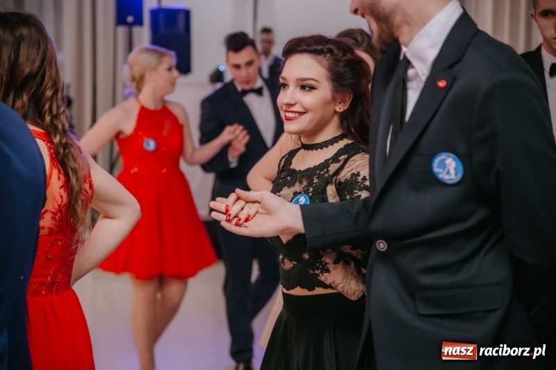 Zdjęcie w galerii na portalu naszraciborz.pl: Gastronomik na balu maturalnym w Rogowie  wiadomości z regionu