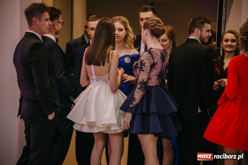 Zdjęcie w galerii na portalu naszraciborz.pl: Gastronomik na balu maturalnym w Rogowie  wiadomości z regionu