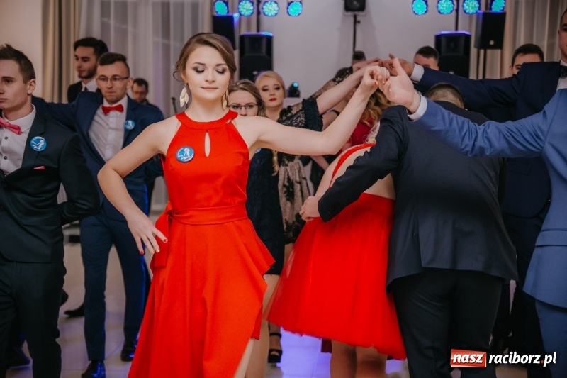 Zdjęcie w galerii na portalu naszraciborz.pl: Gastronomik na balu maturalnym w Rogowie  wiadomości z regionu