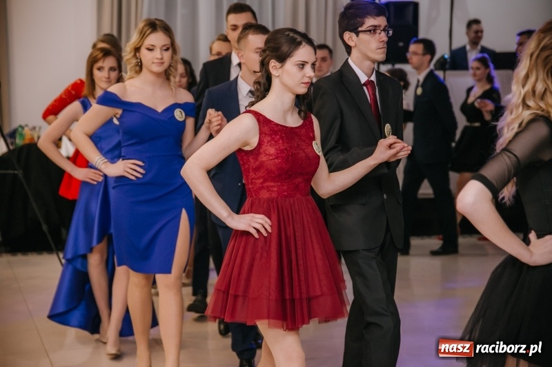 Zdjęcie w galerii na portalu naszraciborz.pl: Gastronomik na balu maturalnym w Rogowie  wiadomości z regionu