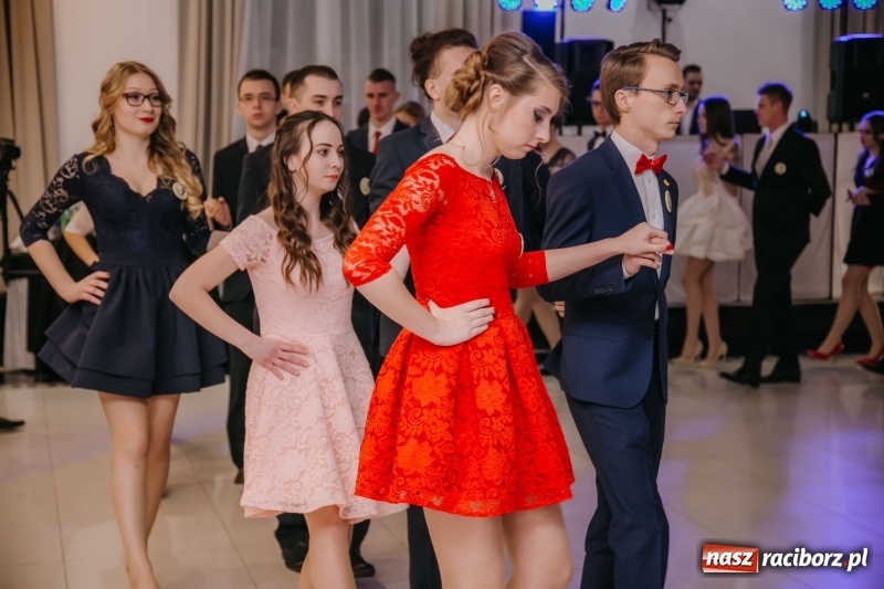 Zdjęcie w galerii na portalu naszraciborz.pl: Gastronomik na balu maturalnym w Rogowie  wiadomości z regionu