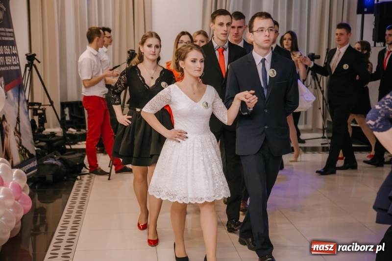 Zdjęcie w galerii na portalu naszraciborz.pl: Gastronomik na balu maturalnym w Rogowie  wiadomości z regionu