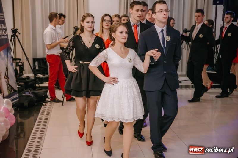 Zdjęcie w galerii na portalu naszraciborz.pl: Gastronomik na balu maturalnym w Rogowie  wiadomości z regionu