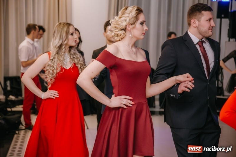 Zdjęcie w galerii na portalu naszraciborz.pl: Gastronomik na balu maturalnym w Rogowie  wiadomości z regionu