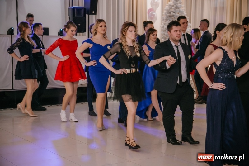 Zdjęcie w galerii na portalu naszraciborz.pl: Gastronomik na balu maturalnym w Rogowie  wiadomości z regionu