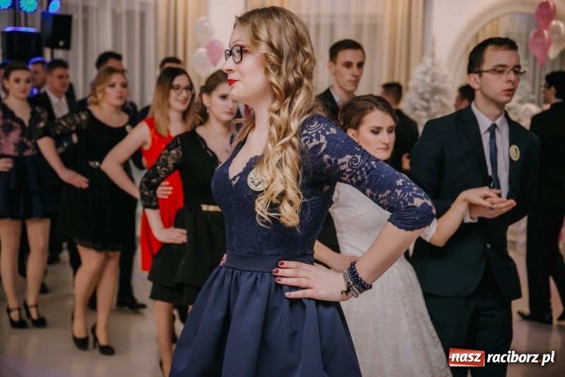 Zdjęcie w galerii na portalu naszraciborz.pl: Gastronomik na balu maturalnym w Rogowie  wiadomości z regionu