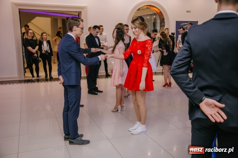 Zdjęcie w galerii na portalu naszraciborz.pl: Gastronomik na balu maturalnym w Rogowie  wiadomości z regionu