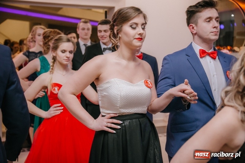 Zdjęcie w galerii na portalu naszraciborz.pl: Gastronomik na balu maturalnym w Rogowie  wiadomości z regionu