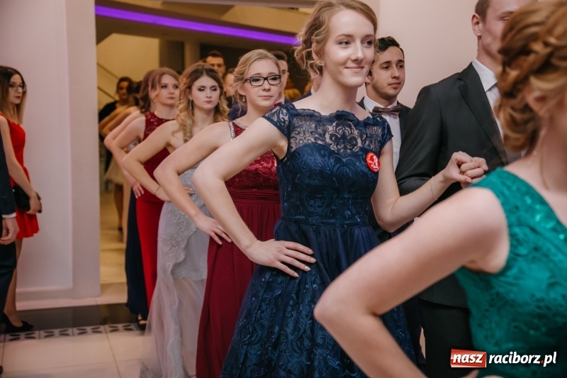 Zdjęcie w galerii na portalu naszraciborz.pl: Gastronomik na balu maturalnym w Rogowie  wiadomości z regionu
