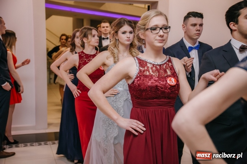 Zdjęcie w galerii na portalu naszraciborz.pl: Gastronomik na balu maturalnym w Rogowie  wiadomości z regionu