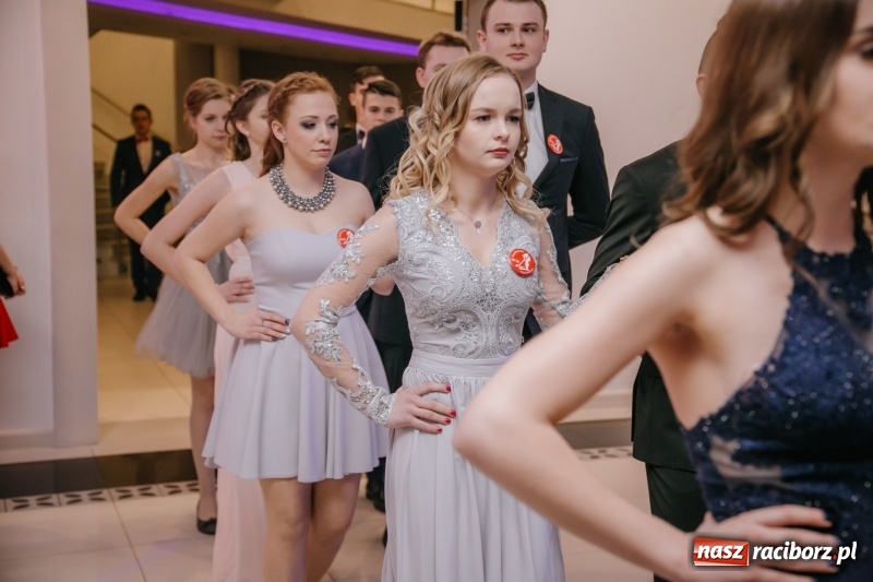 Zdjęcie w galerii na portalu naszraciborz.pl: Gastronomik na balu maturalnym w Rogowie  wiadomości z regionu