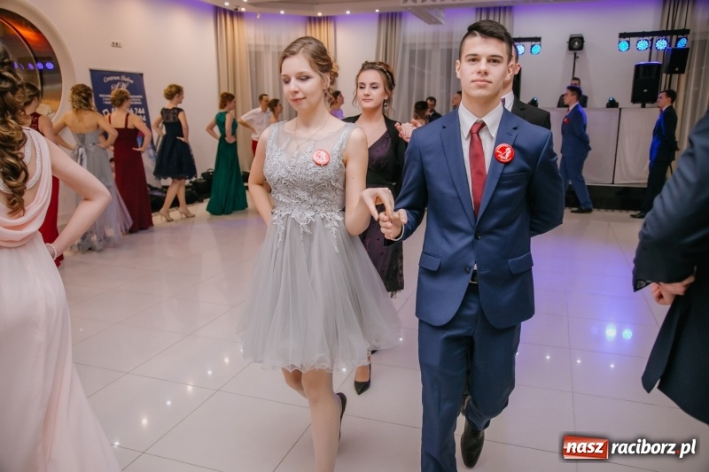 Zdjęcie w galerii na portalu naszraciborz.pl: Gastronomik na balu maturalnym w Rogowie  wiadomości z regionu