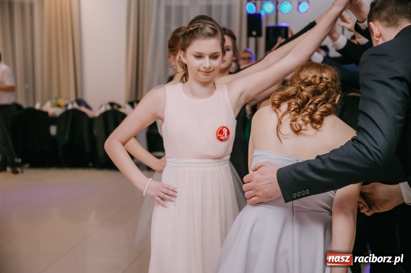 Zdjęcie w galerii na portalu naszraciborz.pl: Gastronomik na balu maturalnym w Rogowie  wiadomości z regionu