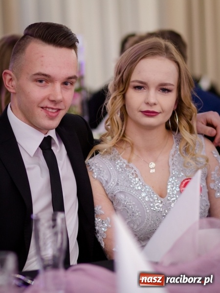 Zdjęcie w galerii na portalu naszraciborz.pl: Gastronomik na balu maturalnym w Rogowie  wiadomości z regionu