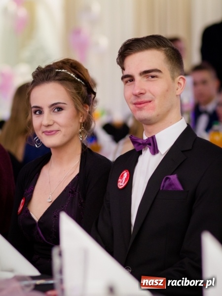 Zdjęcie w galerii na portalu naszraciborz.pl: Gastronomik na balu maturalnym w Rogowie  wiadomości z regionu