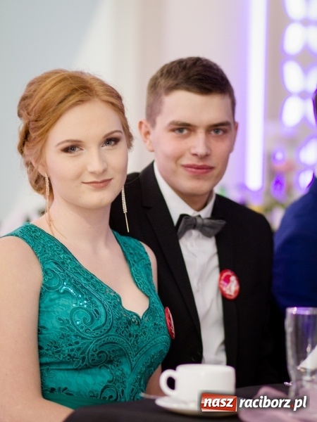 Zdjęcie w galerii na portalu naszraciborz.pl: Gastronomik na balu maturalnym w Rogowie  wiadomości z regionu