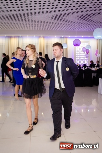 Zdjęcie w galerii na portalu naszraciborz.pl: Gastronomik na balu maturalnym w Rogowie  wiadomości z regionu