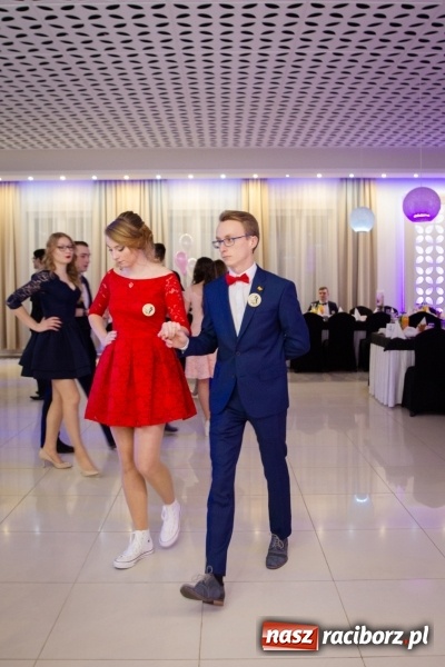 Zdjęcie w galerii na portalu naszraciborz.pl: Gastronomik na balu maturalnym w Rogowie  wiadomości z regionu