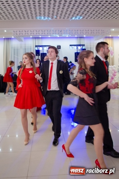 Zdjęcie w galerii na portalu naszraciborz.pl: Gastronomik na balu maturalnym w Rogowie  wiadomości z regionu