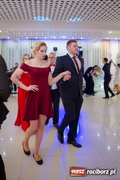 Zdjęcie w galerii na portalu naszraciborz.pl: Gastronomik na balu maturalnym w Rogowie  wiadomości z regionu