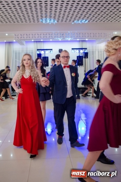 Zdjęcie w galerii na portalu naszraciborz.pl: Gastronomik na balu maturalnym w Rogowie  wiadomości z regionu