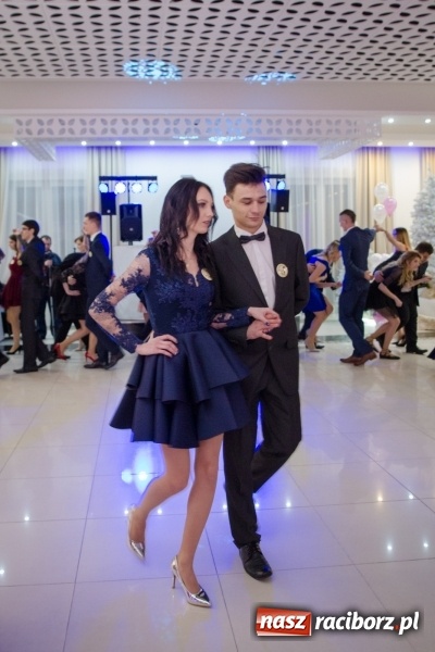 Zdjęcie w galerii na portalu naszraciborz.pl: Gastronomik na balu maturalnym w Rogowie  wiadomości z regionu