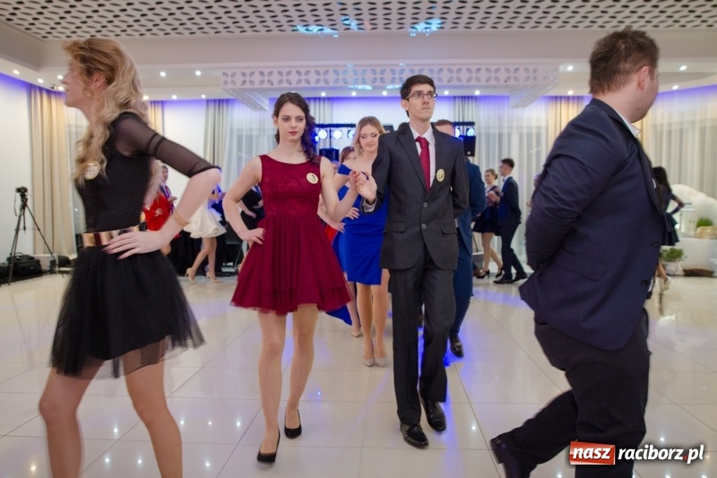 Zdjęcie w galerii na portalu naszraciborz.pl: Gastronomik na balu maturalnym w Rogowie  wiadomości z regionu