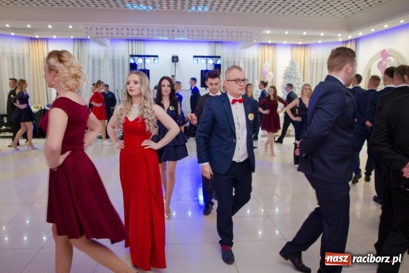 Zdjęcie w galerii na portalu naszraciborz.pl: Gastronomik na balu maturalnym w Rogowie  wiadomości z regionu