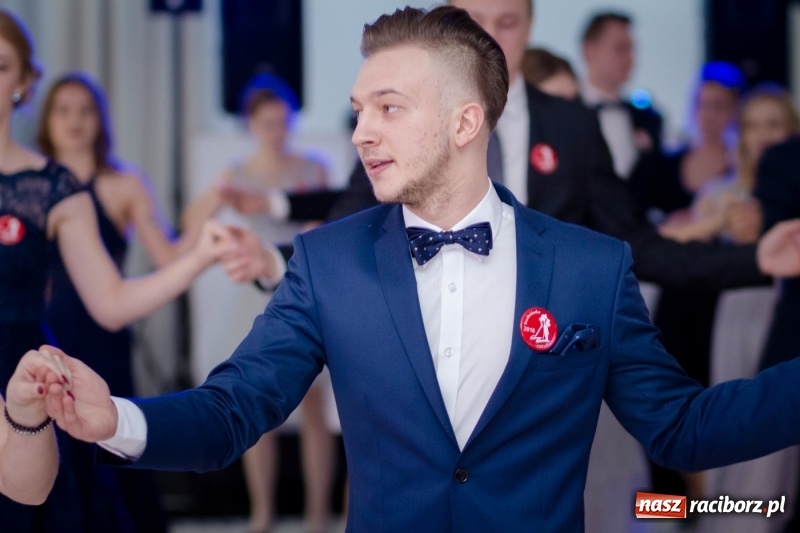 Zdjęcie w galerii na portalu naszraciborz.pl: Gastronomik na balu maturalnym w Rogowie  wiadomości z regionu
