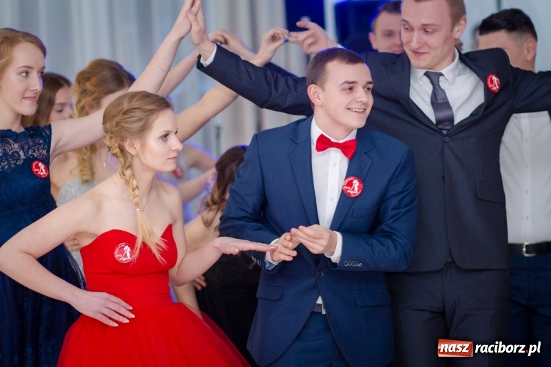 Zdjęcie w galerii na portalu naszraciborz.pl: Gastronomik na balu maturalnym w Rogowie  wiadomości z regionu