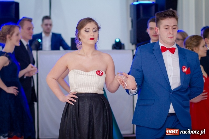 Zdjęcie w galerii na portalu naszraciborz.pl: Gastronomik na balu maturalnym w Rogowie  wiadomości z regionu