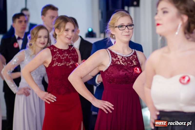 Zdjęcie w galerii na portalu naszraciborz.pl: Gastronomik na balu maturalnym w Rogowie  wiadomości z regionu