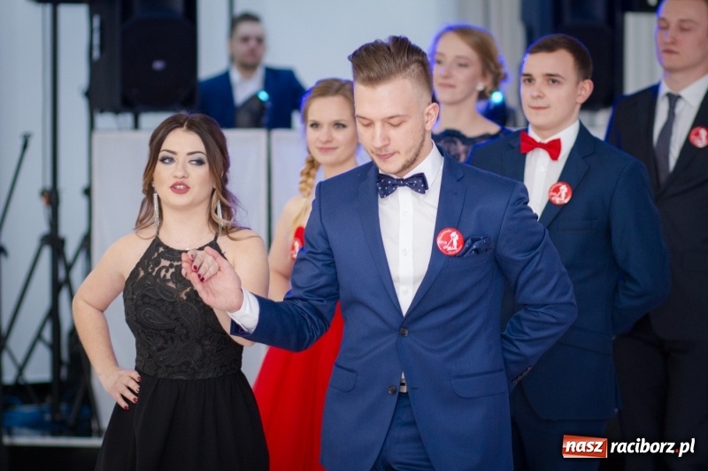 Zdjęcie w galerii na portalu naszraciborz.pl: Gastronomik na balu maturalnym w Rogowie  wiadomości z regionu