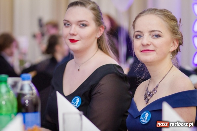 Zdjęcie w galerii na portalu naszraciborz.pl: Gastronomik na balu maturalnym w Rogowie  wiadomości z regionu