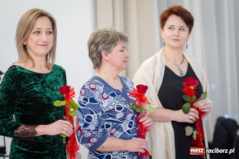 Zdjęcie w galerii na portalu naszraciborz.pl: Gastronomik na balu maturalnym w Rogowie  wiadomości z regionu