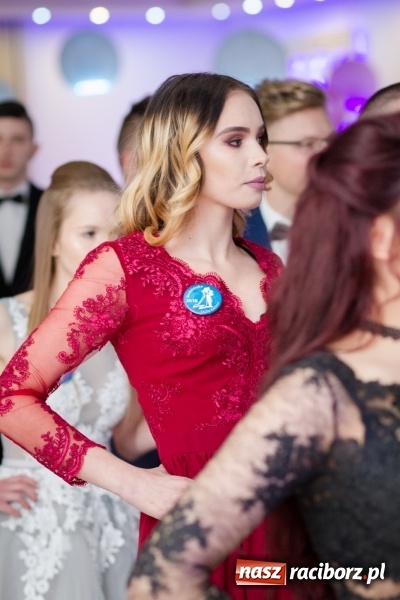 Zdjęcie w galerii na portalu naszraciborz.pl: Gastronomik na balu maturalnym w Rogowie  wiadomości z regionu