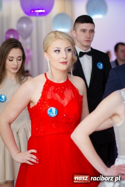 Zdjęcie w galerii na portalu naszraciborz.pl: Gastronomik na balu maturalnym w Rogowie  wiadomości z regionu