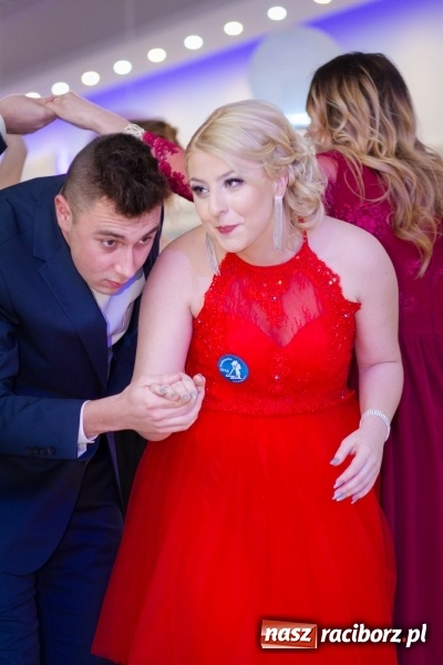 Zdjęcie w galerii na portalu naszraciborz.pl: Gastronomik na balu maturalnym w Rogowie  wiadomości z regionu