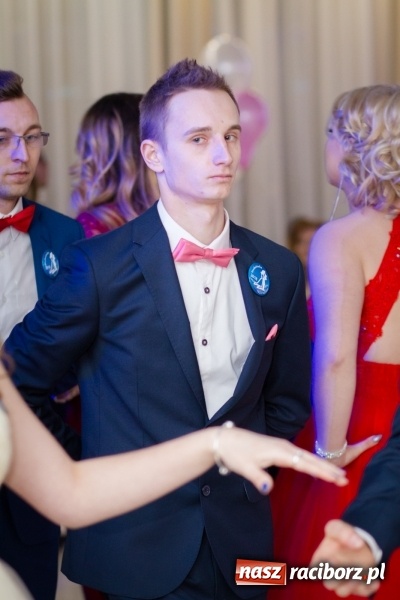 Zdjęcie w galerii na portalu naszraciborz.pl: Gastronomik na balu maturalnym w Rogowie  wiadomości z regionu