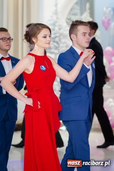 Zdjęcie w galerii na portalu naszraciborz.pl: Gastronomik na balu maturalnym w Rogowie  wiadomości z regionu
