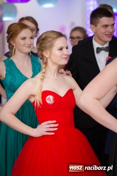 Zdjęcie w galerii na portalu naszraciborz.pl: Gastronomik na balu maturalnym w Rogowie  wiadomości z regionu