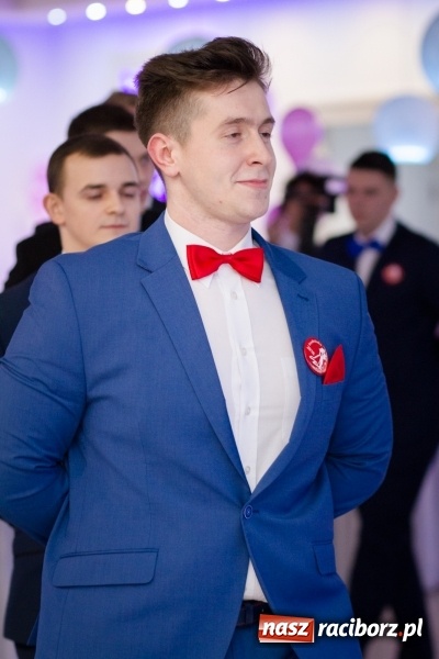 Zdjęcie w galerii na portalu naszraciborz.pl: Gastronomik na balu maturalnym w Rogowie  wiadomości z regionu