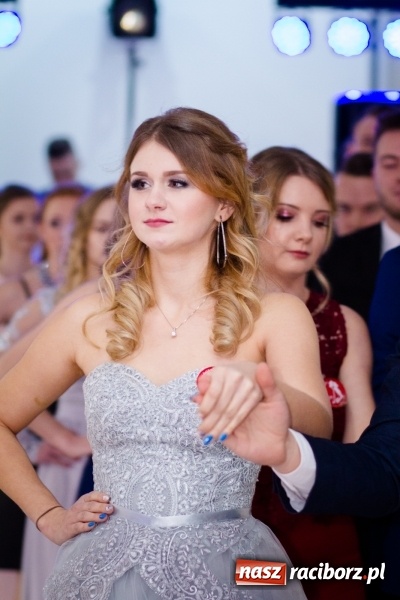 Zdjęcie w galerii na portalu naszraciborz.pl: Gastronomik na balu maturalnym w Rogowie  wiadomości z regionu