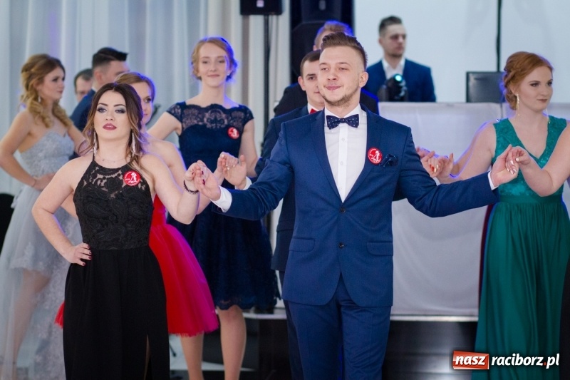 Zdjęcie w galerii na portalu naszraciborz.pl: Gastronomik na balu maturalnym w Rogowie  wiadomości z regionu