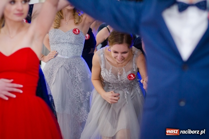 Zdjęcie w galerii na portalu naszraciborz.pl: Gastronomik na balu maturalnym w Rogowie  wiadomości z regionu