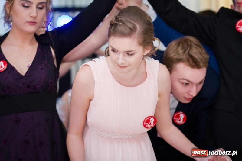 Zdjęcie w galerii na portalu naszraciborz.pl: Gastronomik na balu maturalnym w Rogowie  wiadomości z regionu