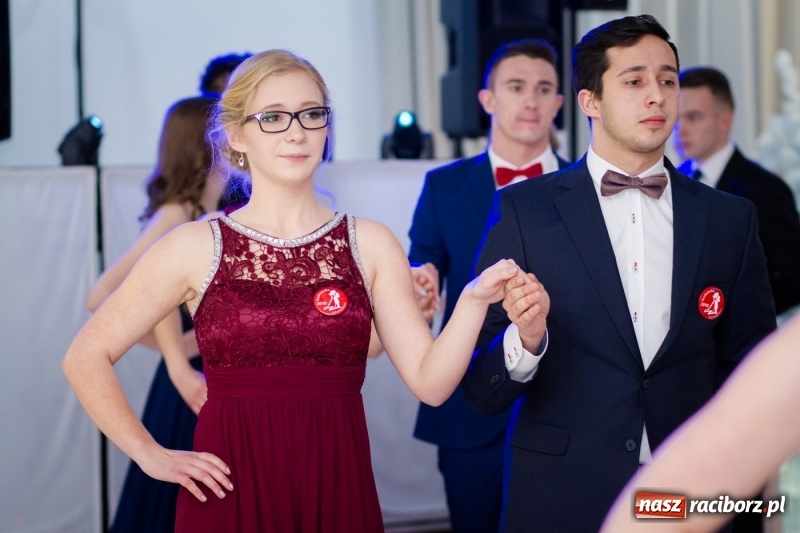 Zdjęcie w galerii na portalu naszraciborz.pl: Gastronomik na balu maturalnym w Rogowie  wiadomości z regionu