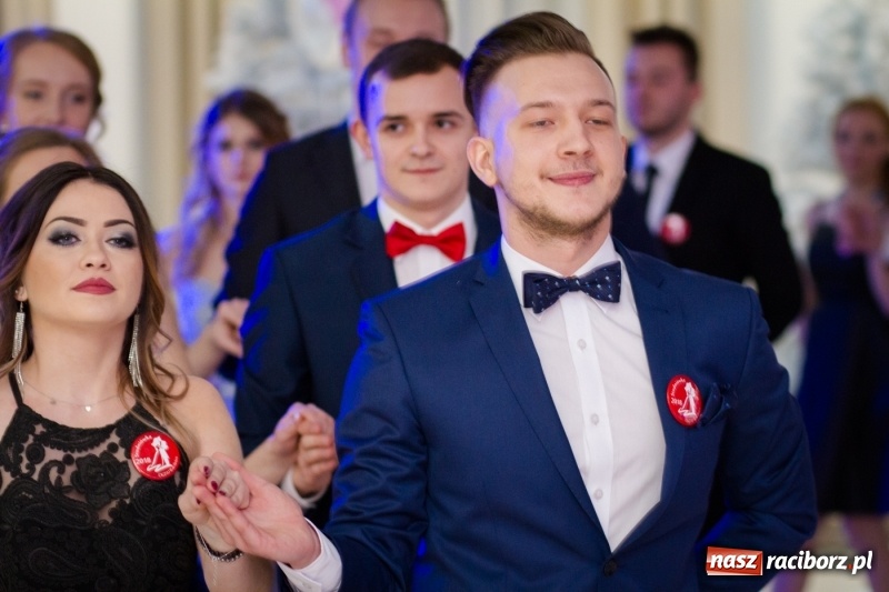 Zdjęcie w galerii na portalu naszraciborz.pl: Gastronomik na balu maturalnym w Rogowie  wiadomości z regionu