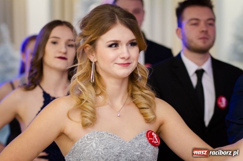 Zdjęcie w galerii na portalu naszraciborz.pl: Gastronomik na balu maturalnym w Rogowie  wiadomości z regionu